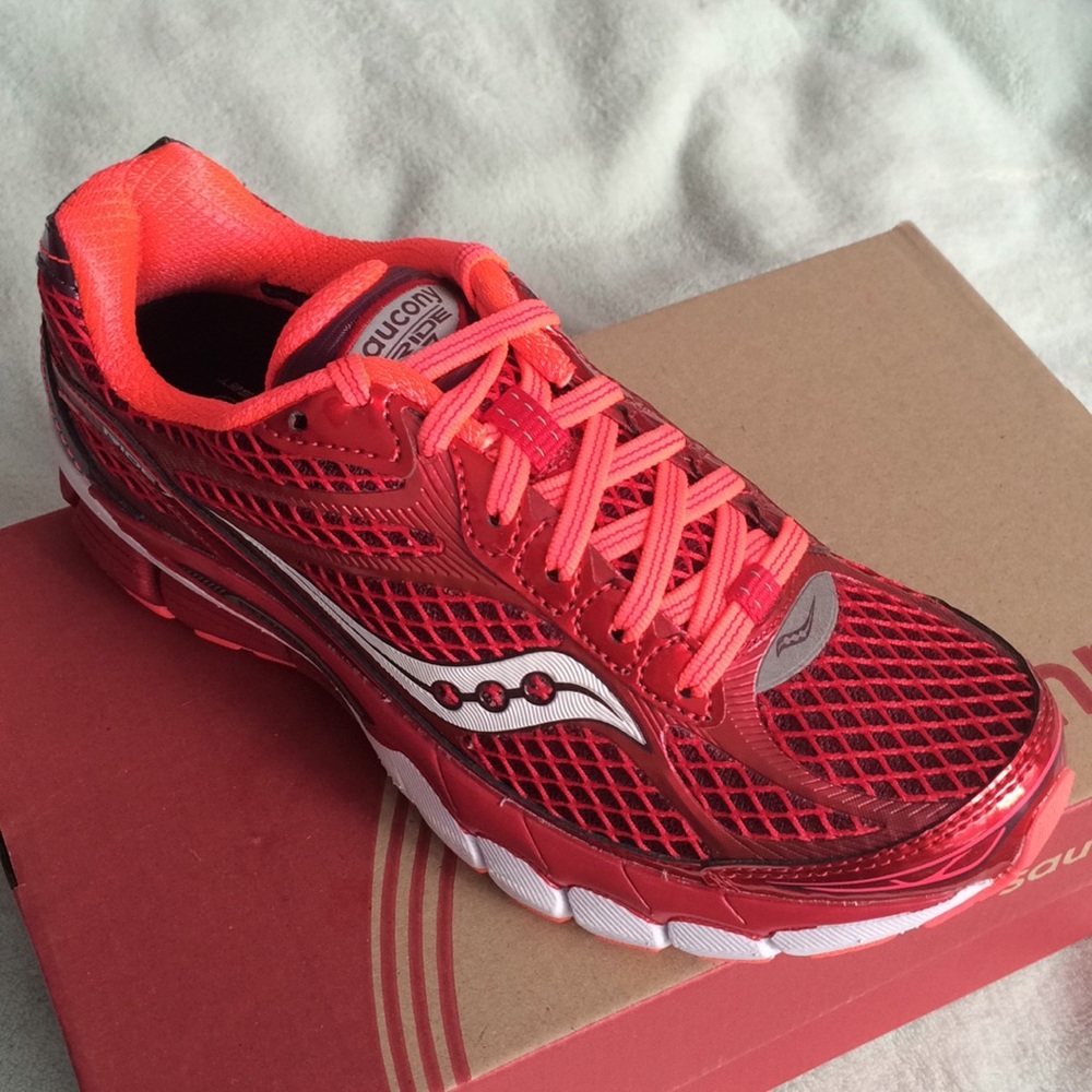 BRAND NEW Saucony sneakers